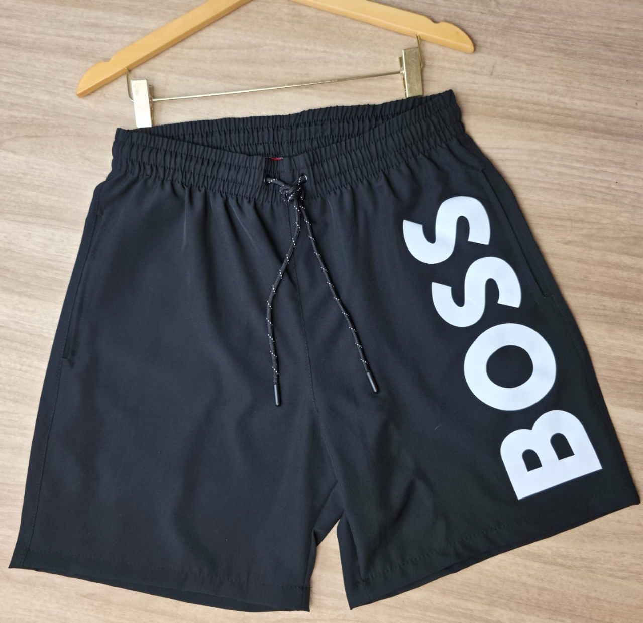 Bermuda Hugo Boss Preta (Estampa Branca) M